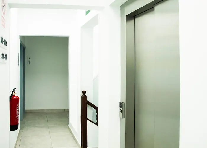 Espana Πανσιόν *